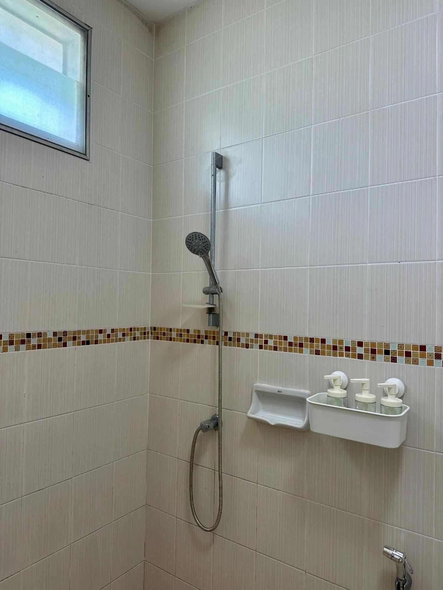 White Haven - Homestay For Ladies, Couple, Family Chanthaburi Exterior foto